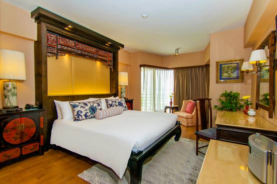 Mandarin Deluxe Suite at The Bayview Hotel, Pattaya