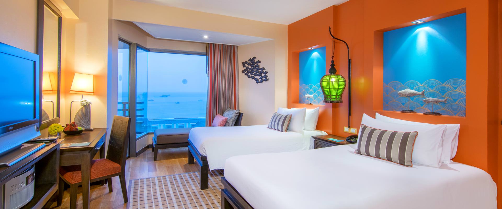 Deluxe Sea View Room at The Bayview Hotel Pattaya