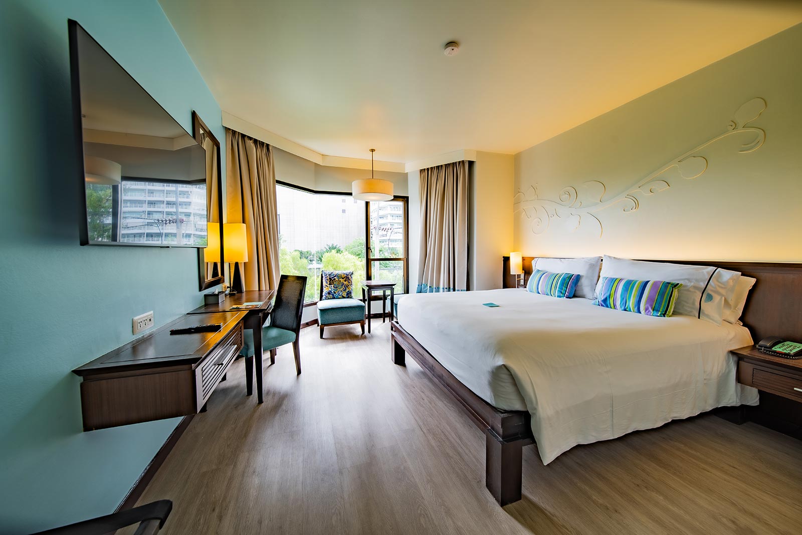 Deluxe Garden View Room at The Bayview Hotel Pattaya