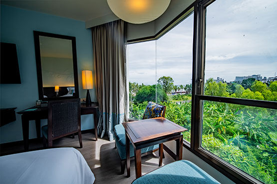 Deluxe Garden View Room at The Bayview Hotel Pattaya Deluxe Garden View Room at The Bayview Hotel Pattaya