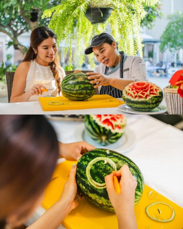 🥭🔪 »𝐅𝐫𝐮𝐢𝐭 𝐂𝐚𝐫𝐯𝐢𝐧𝐠 𝐂𝐥𝐚𝐬𝐬 » 🍉🫑ปลดปล่อยความเปน็ศิลปินในตัวคุณ และเรียนรู้ทักษะการแกะสลักผลไม้แบบไทยดั้งเดิมที่โรงแรมดอะ เบย์วิว พัทยา เปลี่ยนผลไม้และผักธรรมดาให้กลายเป็นงานศิลปะอันงดงาม เหมาะสำหรับตกแต่งโต๊ะของคุณในโอกาสพิเศษ 📅เปิดสอนทุกวันตั้งแต่ 12.00 ถึง 15.00 น. เพียง 1,500 บาทสุทธิ/ท่าน ***จองล่วงหน้าอย่างน้อย 1 วัน***
.
🥭🔪 »𝐅𝐫𝐮𝐢𝐭 𝐂𝐚𝐫𝐯𝐢𝐧𝐠 𝐂𝐥𝐚𝐬𝐬 » 🍉🫑Unleash your inner artist and learn traditional Thai fruit carving skills at The Bayview Hotel Pattaya. Transform ordinary fruits and vegetables into magnificent works of art—perfect for decorating your table on special occasions. 📅Classes are held daily from 12:00 to 3:00 PM, cost Baht 1,500 net/person, ***and must be booked one day in advance***
_ _ _ _ _ _ _ _ _ _

For more information :
🗨 LINE : @thebayviewpattaya
📲 : +66 38 423 877
🌎 : https://reservations.travelclick.com/6411?RatePlanId=10167414
📧 : thebayview@sukosolhotels.com
➡️ 📌Location: https://maps.app.goo.gl/h3no31LUq1HGTGvj6?g_st=ic
.
.
#thebayviewpattaya #thebayviewhotel #sukosolhotels #ที่พักติดทะเลพัทยา #โรงแรมติดทะเลพัทยา #ที่พักมีสระว่ายน้ำ #sukosolhotels 
#hotel #accommodation #pattaya #restaurant #food #promotion #pridemonth #fruitcarving #class #artist
